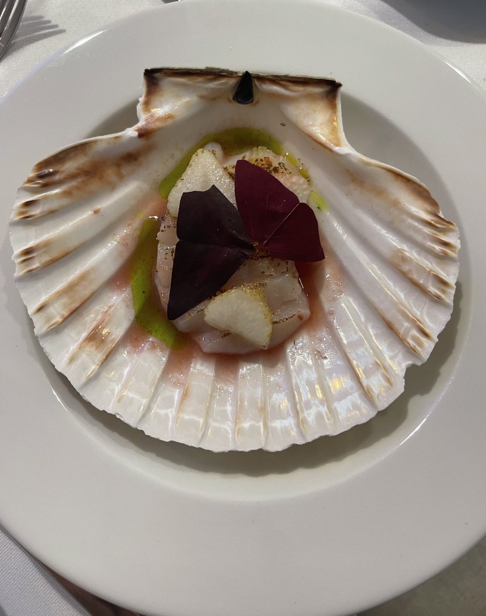 CourierFDAwards's tweet photo. A fantastic fish course courtesy of @banks_chef consisting of Hand-dived scallop, summer berries, nasturtium and green apple🍏 #TheMenuAwards https://t.co/MlH4pzj2VM
