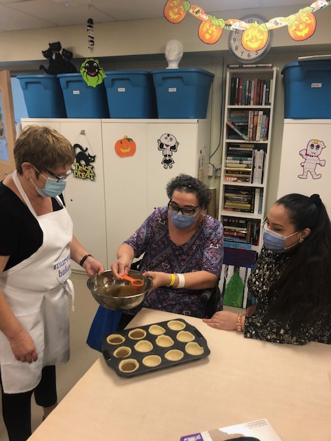 Our CEO Jake helped welcome Ann Marie Whitten, a celebrity baker &amp; contestant from “The Great Canadian Baking Show" who volunteered &amp; baked with our patients today using ingredients such as fun, laughter, excitement and some sugar &amp; spice. #Thankyou Ann Marie! 
<a href="/JakeTra75651051/">Jake Tran</a>
