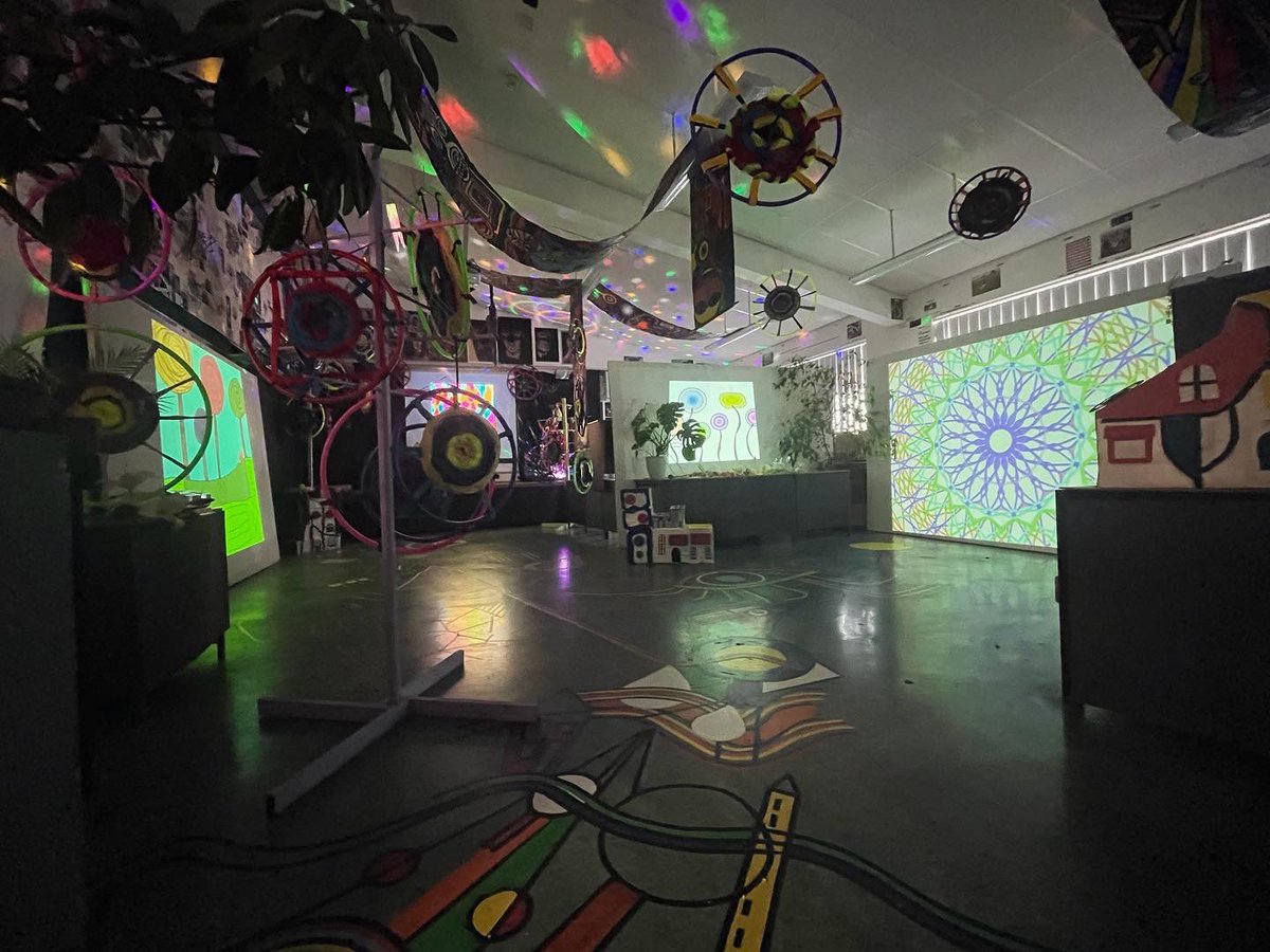 GHSArtandDesign's tweet photo. Hundertwasser Installation! Thanks for all who visited us at Access all Areas this evening! A special thanks to the S2s for all their hard work, for the helpers tonight and everyone who helped with the set up! #hundertwasser #installation https://t.co/3BDeLe6o5J