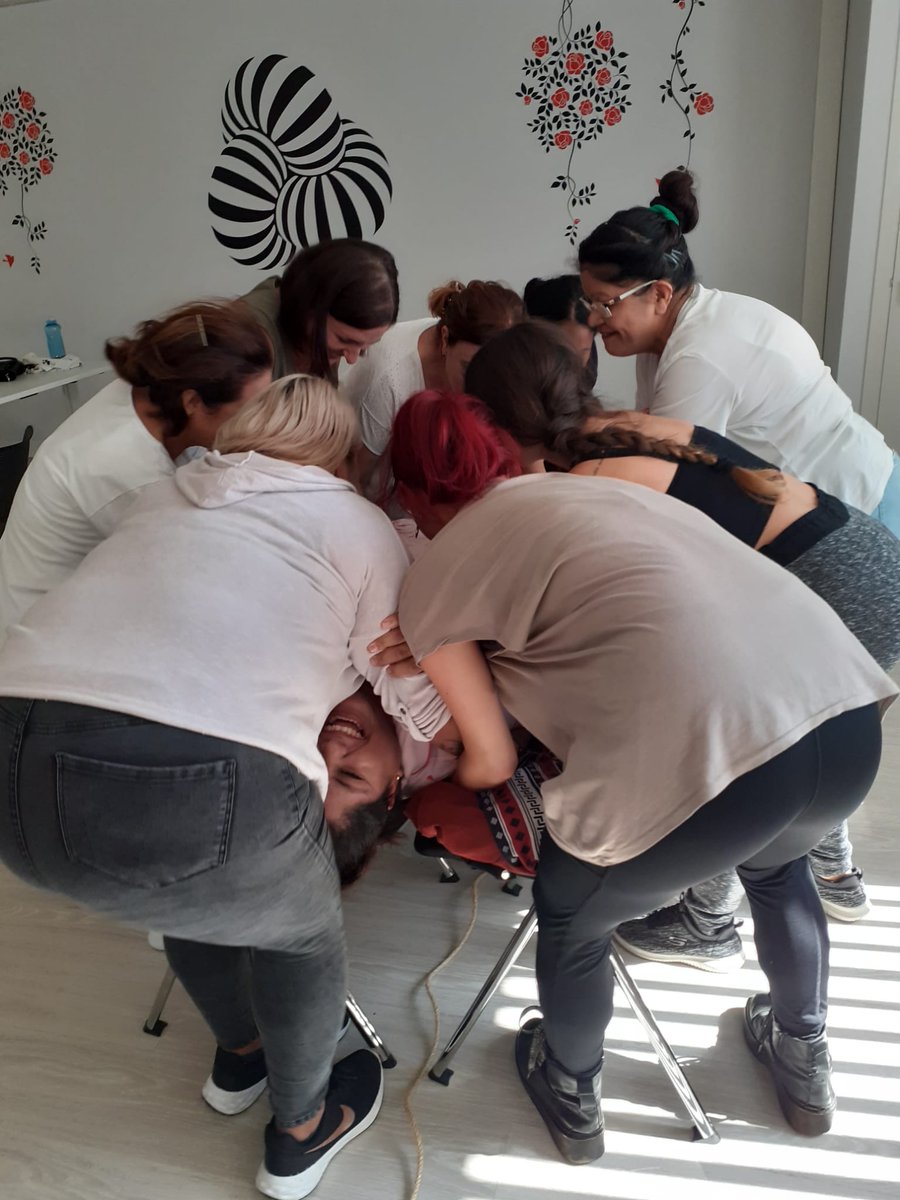 DIALEKTIKApsico's tweet photo. La Residencia de personas mayores de #Esplugues Domus Astri sigue formándose como equipo para dar la mejor atención a sus residentes bajo el modelo de atención centrada en la persona sin sujeciones físicas ni químicas #LiberaCare @CuidadosDignos @AnaUrrutiab https://t.co/qUqOwgy8eH