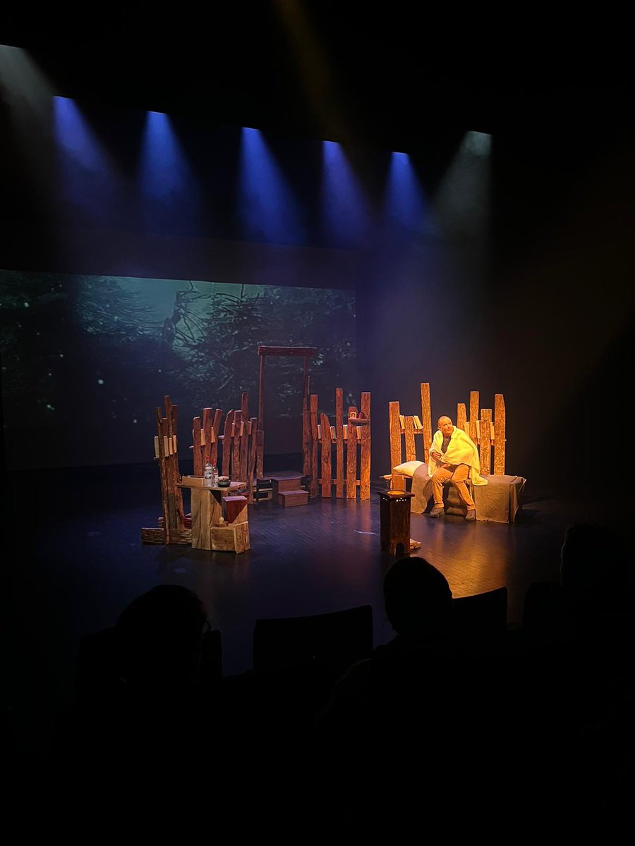 FFatmospheres's tweet photo. Ce soir #théâtre “Dans les forêts de Sibérie” adapté du livre de #SylvainTesson mise en scène et interprétée par @williammesguich « …On ne se sent jamais aussi vivant que mort au monde… » #nature #sauvage #immersion #art https://t.co/WXVxwQwATM