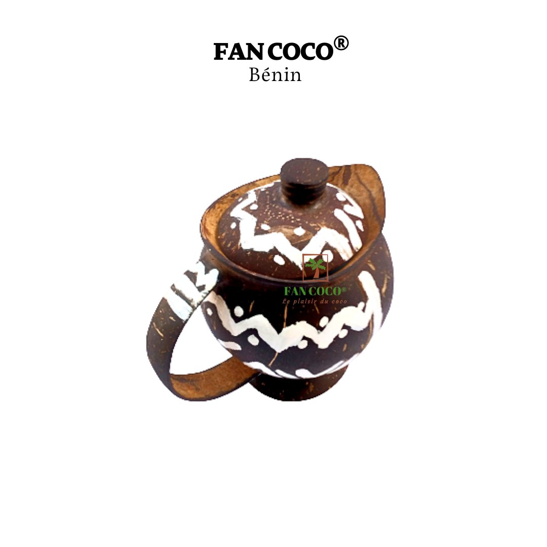fancocobenin's tweet photo. ❤❤CARAFE en NOIX DE COCO
Création et design by FAN COCO®.
Réalisée à la main, elle est résistante et unique,et allie art et beauté. Utilisée pour servir à table de l'eau etc.Bon pour la déco.
🔴>500ml
🔵Prix 10000
+222997679729
https://t.co/NkCGKEpDVX
#brandingAfrica #fancoco https://t.co/hbvEfmLo2J