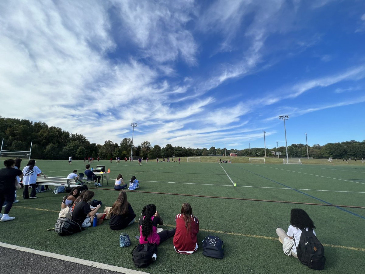 Championship Flag Football has kicked off! Come cheer on the Sophomores and the Juniors on the upper field 🏈🏈 

<a href="/HayfieldSGA/">Hayfield SGA</a> @FCPSHayfieldSS <a href="/hayfieldsports/">Hawktivities</a>