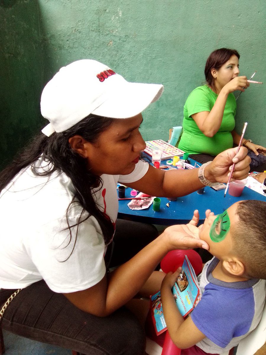 FVACVenezuela's tweet photo. ¿Por qué hacer reír a los niños?
Los niños con sentido del humor son más alegres y más optimistas, tienen una mayor autoestima y son capaces de aceptar mejor las diferencias (entre ellos y los demás).
#JesusTransforma #YoJuegoParaCristo https://t.co/v4MERYOHtd
