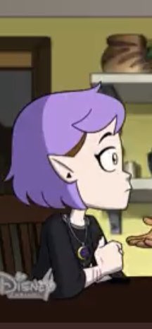 lesbihecate's tweet photo. WHO IS RESPONSIBLE FOR THAT SIDE PROFILE https://t.co/OoLr5h8d8c