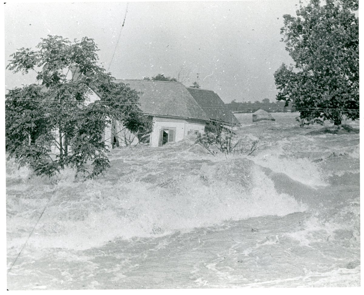 WHEN IT RAINS pt. 4: Nearly 100 years after the Great Mississippi River Flood of 1927, some towns want to make room for increasing water instead of holding it back. What will a warmer future look like?

northernpublicradio.org/wnij-news/2022… / 📸 <a href="/TeamSaintLouis/">St. Louis District</a>