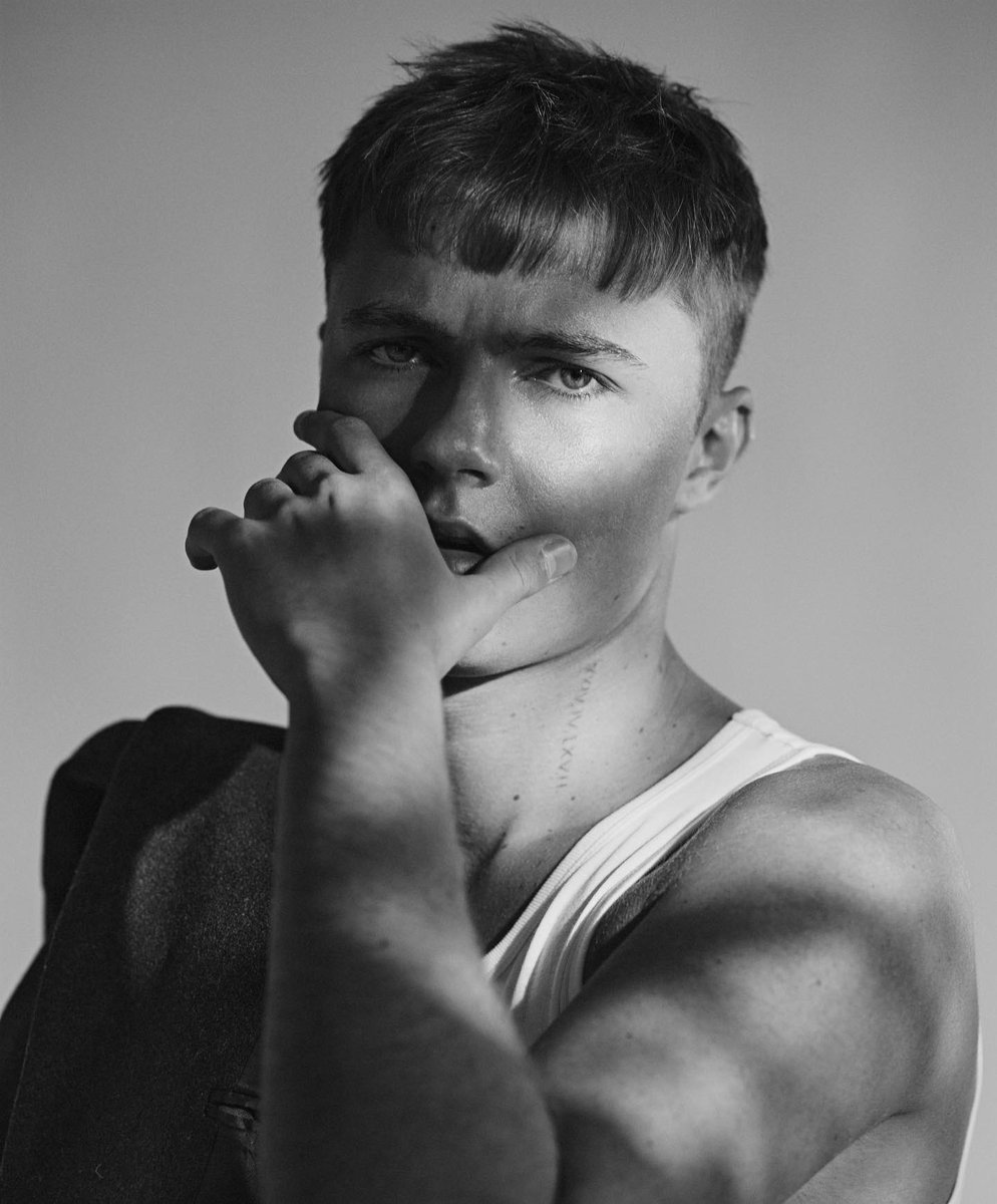 HRVY's tweet photo. did a lil shoot thing https://t.co/NntUorzcTE
