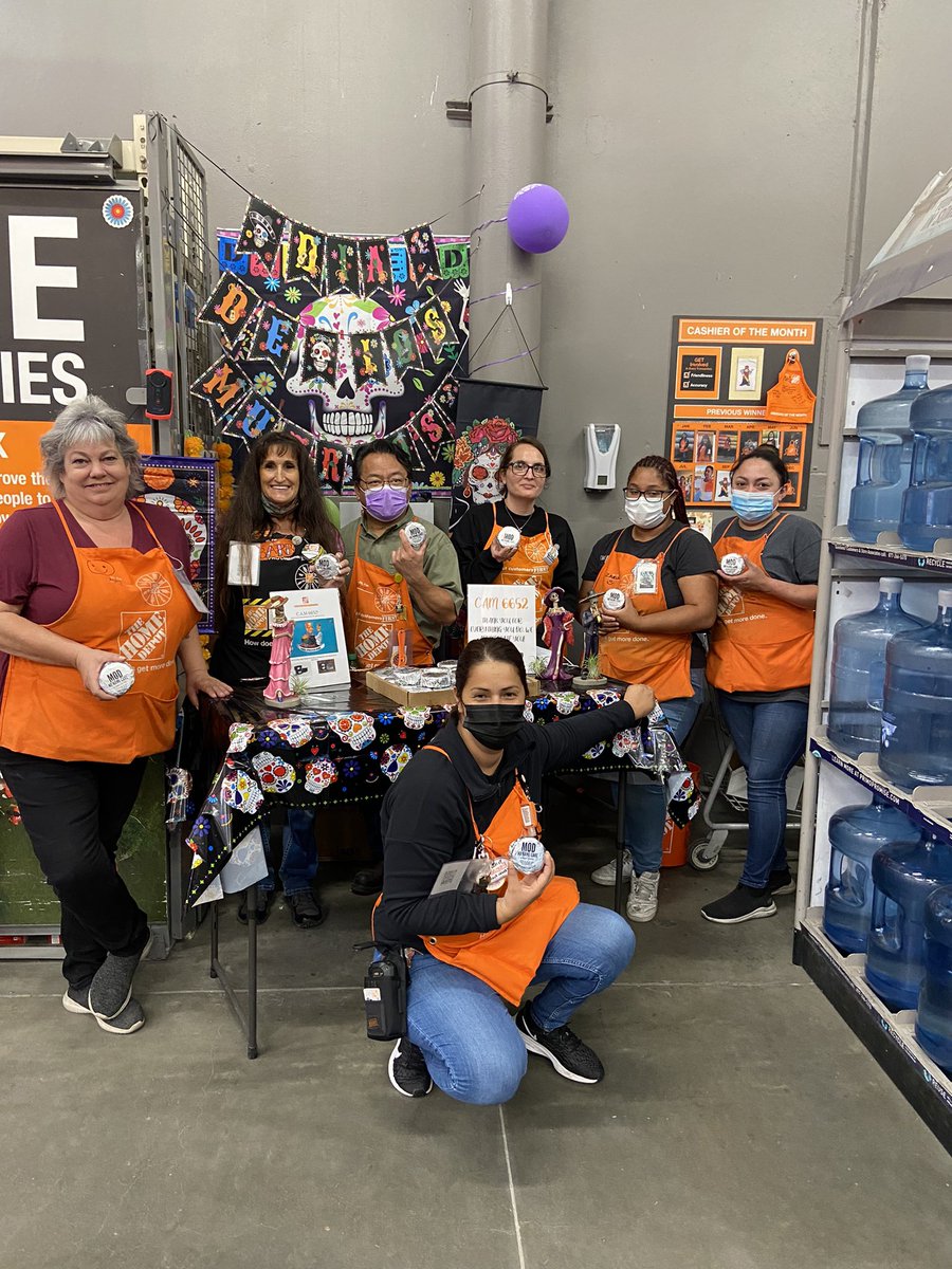 mariaahoward1's tweet photo. Celebrating our cashiers with some delicious Mod Cakes. Thanks for all you do!! #camandfrindscelebration #pacnorthoroud @shanesilvaTHD @Yaymi16 https://t.co/Eqza3EEBWv