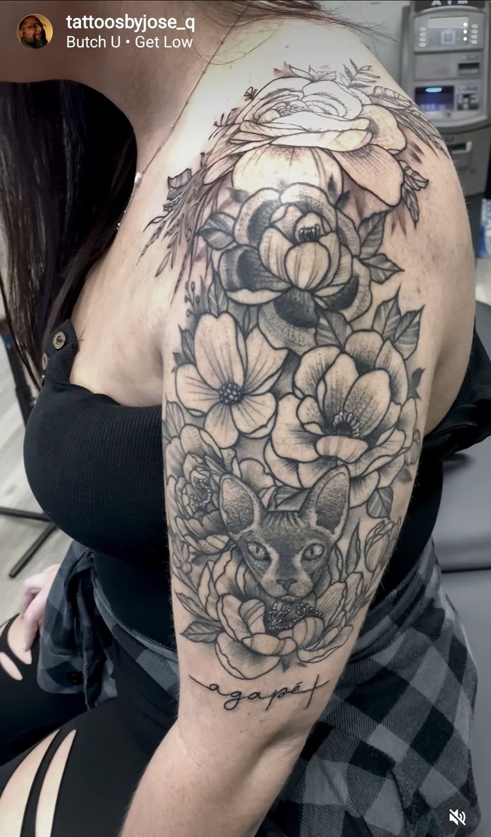 BlkSparrowTat's tweet photo. Come see Jose tomorrow from 12-8 to get a highly discounted flower tattoo. Check out some examples of his amazing flower work below https://t.co/V0kKrOWLk1
