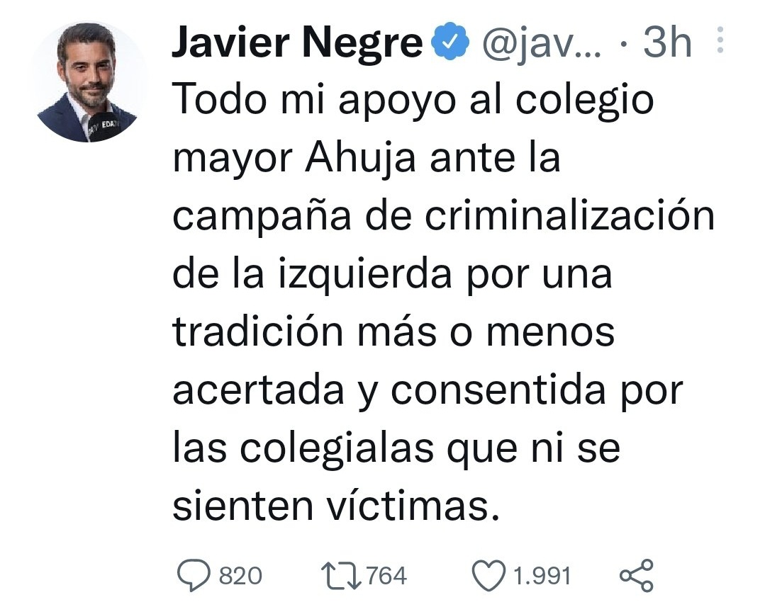 Ana ☂️ tweet media