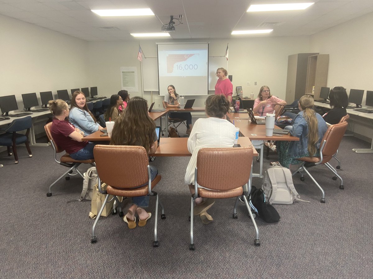 TechieCoach303's tweet photo. Presenting to second year teachers in the best district with my fav person @pressNseale. Future ready ideas are on point from these amazing teachers. #FISDmadetoshine #befutureready #secondyears @FisdLearns https://t.co/91lBG1Nd1g