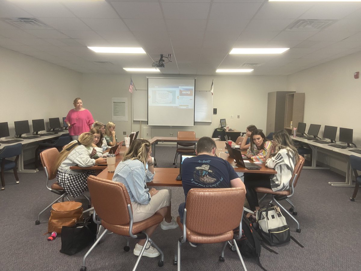 TechieCoach303's tweet photo. Presenting to second year teachers in the best district with my fav person @pressNseale. Future ready ideas are on point from these amazing teachers. #FISDmadetoshine #befutureready #secondyears @FisdLearns https://t.co/91lBG1Nd1g