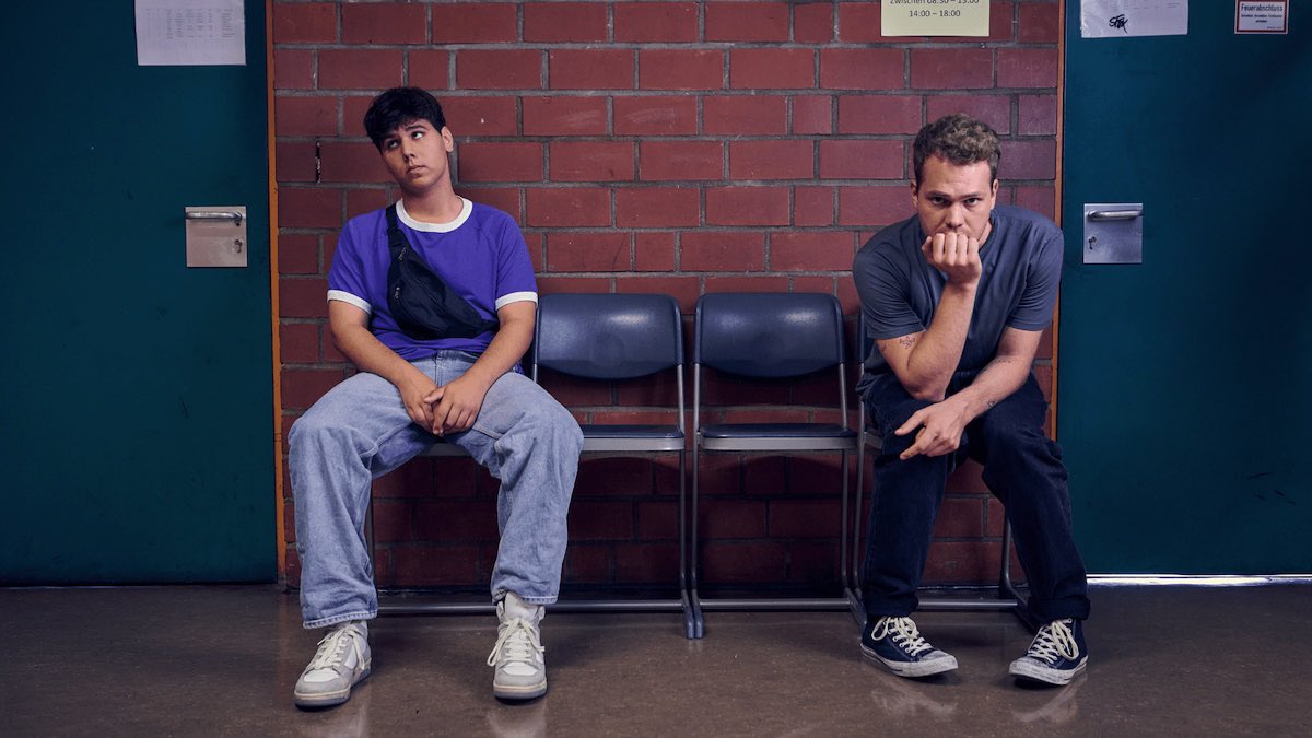 boyer2626's tweet photo. Fierté ! Notre série originale IRRESPONSABLE créée par @RossetFrederic pour @OCSTV et produite par Antoine Szymalka @TetraMFiction sera adaptée par @ITVStudios_DE / Christiane Ruff pour @ZDFneo sous le titre #LikeALoser ! Ich weiss was es bedeuten dass ich so glücklich bin ! https://t.co/6ThA9aS1XO