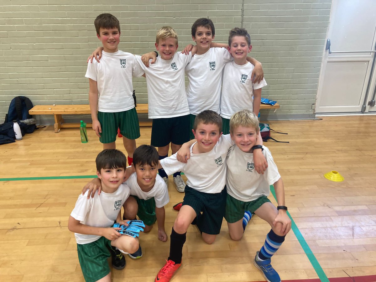 Well done to Y4 boys representing school <a href="/StNicholasCHS/">St Nicholas CHS</a> in football.  Great effort 2nd overall ⭐️🥈⭐️<a href="/ValeRoyalSSP/">Vale Royal School Sport Partnership</a>