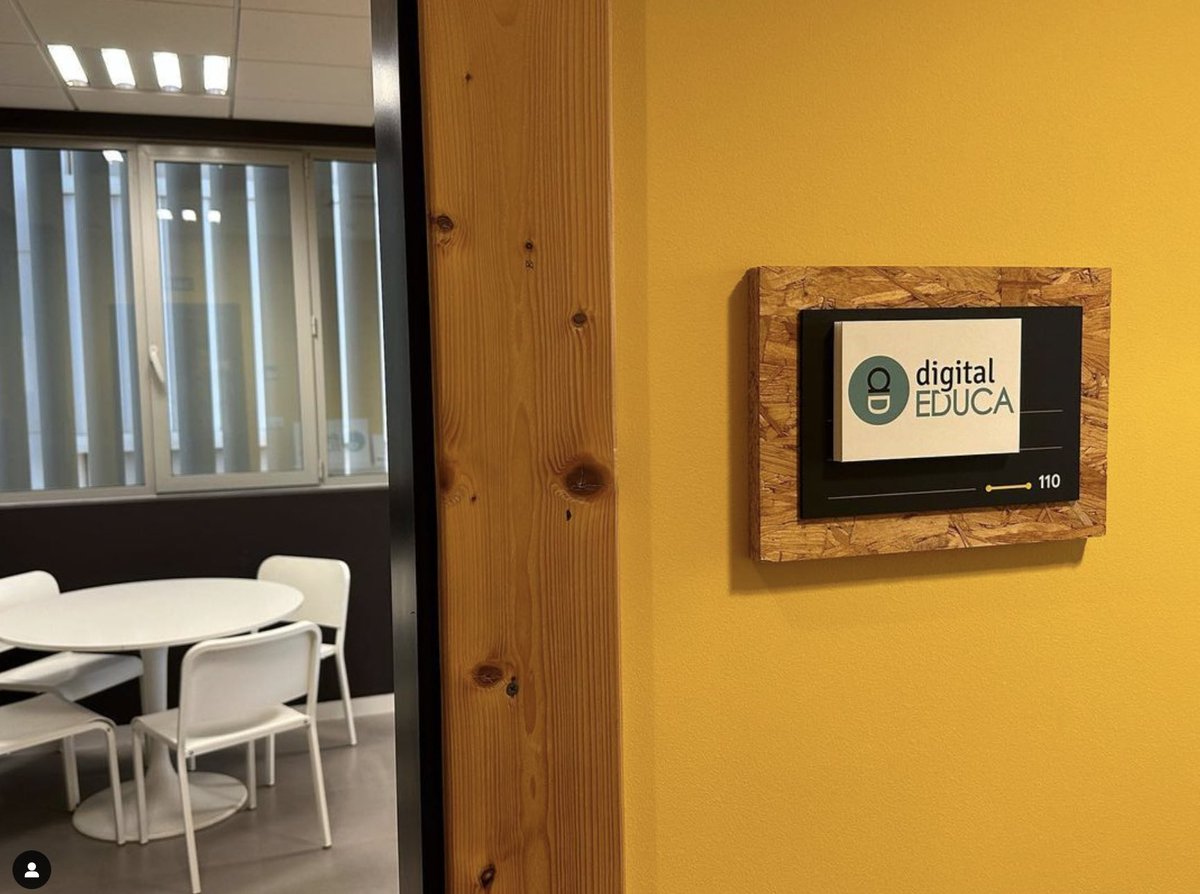 Digital__Educa's tweet photo. Seguimos personalizando nuestra oficina en @linkbyuma 

#emprendimiento 
#innovación 
#competenciadigital https://t.co/tBQ0QU284Z