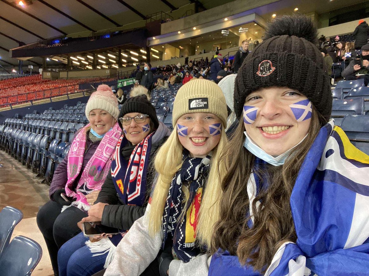 sharseclarky's tweet photo. Ladies &amp; girls week 2022 and not forgetting the mums that stand on the sidelines and help them support their passion #SheCanSheWill #womansfootball @Bonessunitedcfc https://t.co/Y3Gj1dC8sd