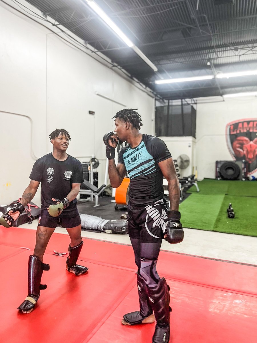 Kevin Holland tweet media