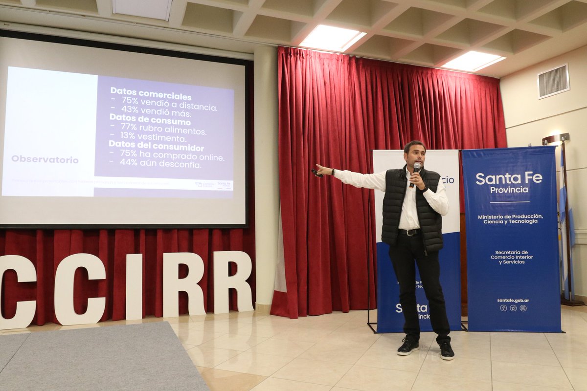 JMAviano's tweet photo. #Ahora en el @CCIRRRafaela con @MuniRafaela realizamos la 2° Sede del Programa #ComercioExpress con el curso básico para venta online
✅75 comercios
✅3 localidades
✅12 rubros
💻Más info sobre este programa del Ministerio de @ProduccionSF ingresar a
🌐https://t.co/GNow90Dkxi https://t.co/IYsVwk2tCc