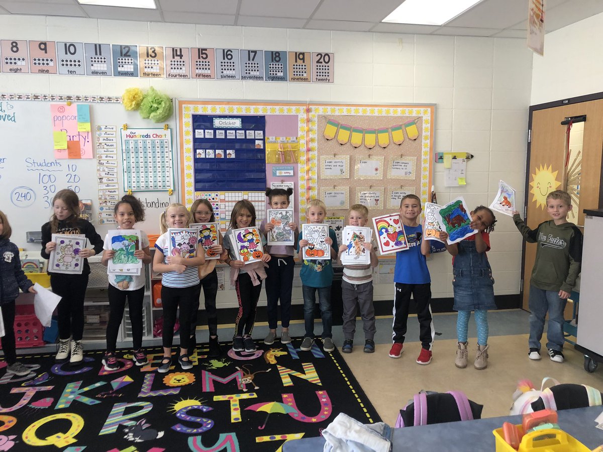 katielponder's tweet photo. Tower Time is always a blast! #coloringclub @TinaWartman https://t.co/Rh7uM7STrP