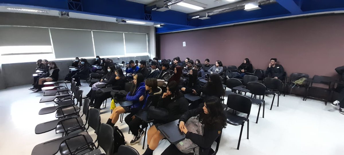 UC_Temuco's tweet photo. Estudiantes del Liceo Bicentenario de #NuevaImperial visitaron las instalaciones del Campus San Juan Pablo II de la @UC_Temuco. El encuentro se desarrolló en el marco del #ProgramaPACE, permitiendo que los jóvenes puedan conocer la #VidaUniversitaria.
#SomosComunidad #SomosUCT https://t.co/xq3ZFLY2PZ