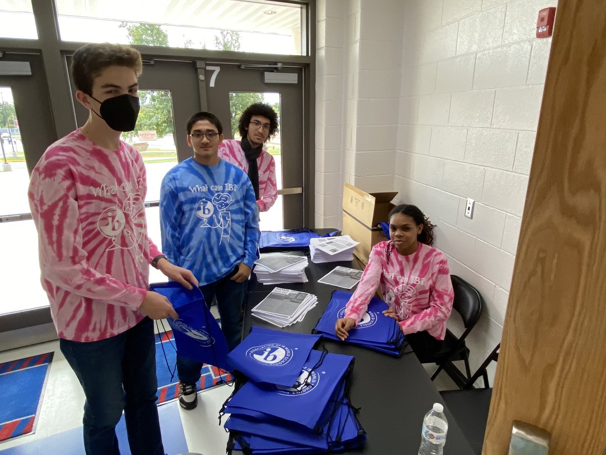 PWCSNews's tweet photo. 🎓 Students and families from PWCS and around the region recently attended the @IBMidAtlantic College Fair, hosted by @Gar_Field_HS. 

➡️ Read more: https://t.co/iqDj16QiKR https://t.co/sY1OOoNWAc