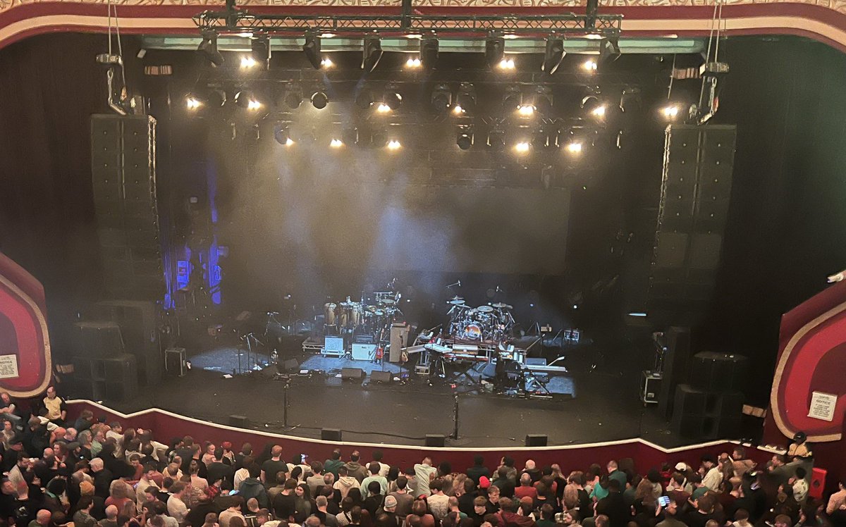 soulandjazz's tweet photo. Countdown… Sat w/ @naughtypupmusic waiting impatiently @O2ApolloManc for a night in the company of @RealSnarkyPuppy. #NoMessin https://t.co/dgShaNooMj