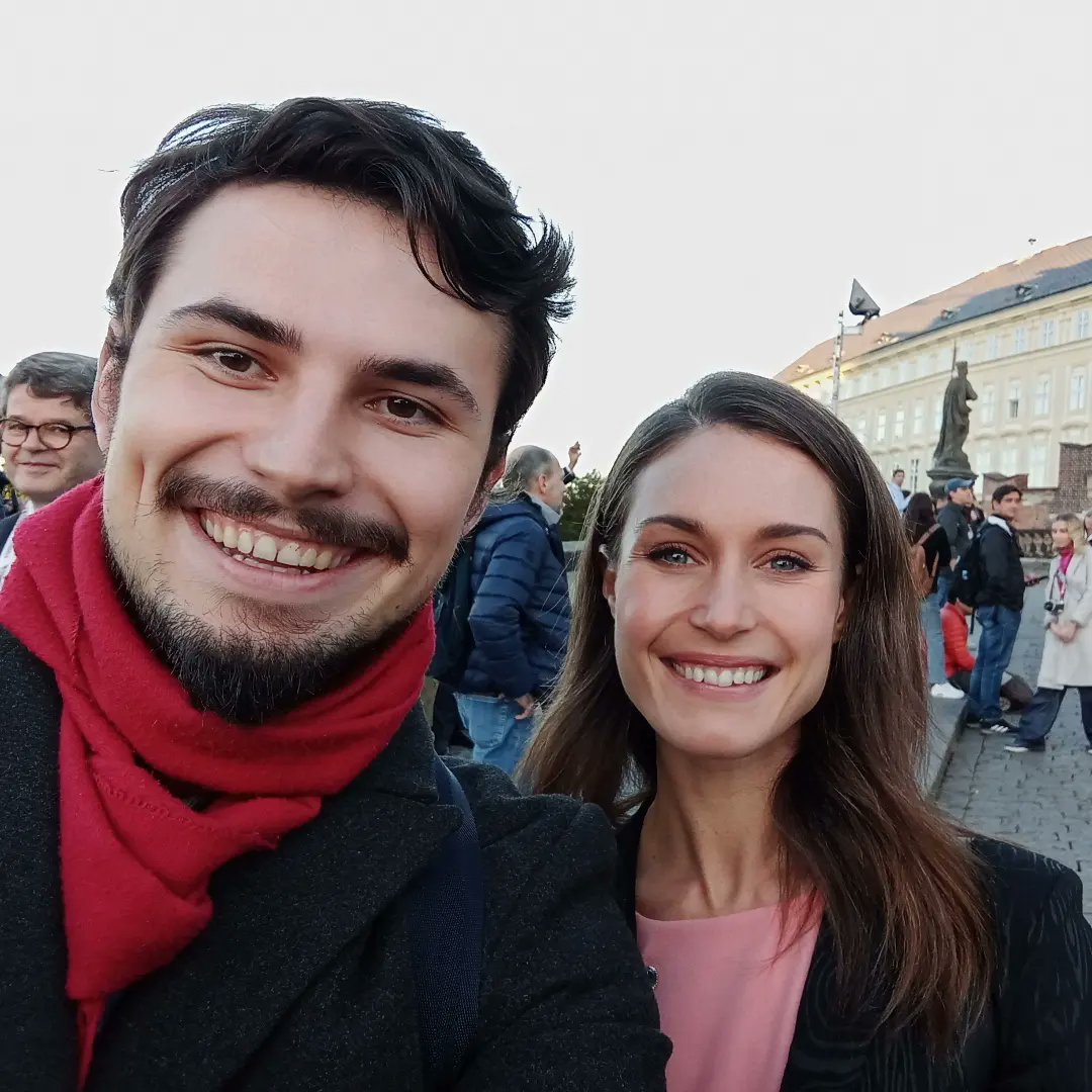 moritzpleuse's tweet photo. Wenn man im Prag-Urlaub plötzlich beim EU Gipfel strandet.

Thanks to @MarinSanna for the very nice picture. Have a nice EU Meeting the next days.

#praha #eu2022cz #europeanunion🇪🇺 #vacation #staywithukraine #travel https://t.co/tyjrE1CcAw