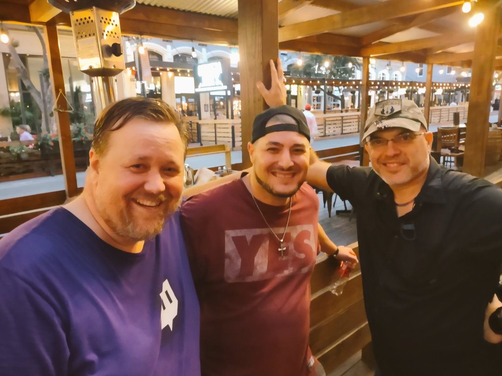 LiquidMusicEnt's tweet photo. Live at #TwitchCon #TwitchConSanDiego meeting great people &amp; having fun.. join the fun 
https://t.co/KnAPmDc7W7
#SupportSmallStreamers #twitchstreamer #TwitchAffliate 
&amp; While there follow the twitch channel for Tuesday stream following twitchcon https://t.co/PUgvR6WiZs https://t.co/eicoQlRIsn