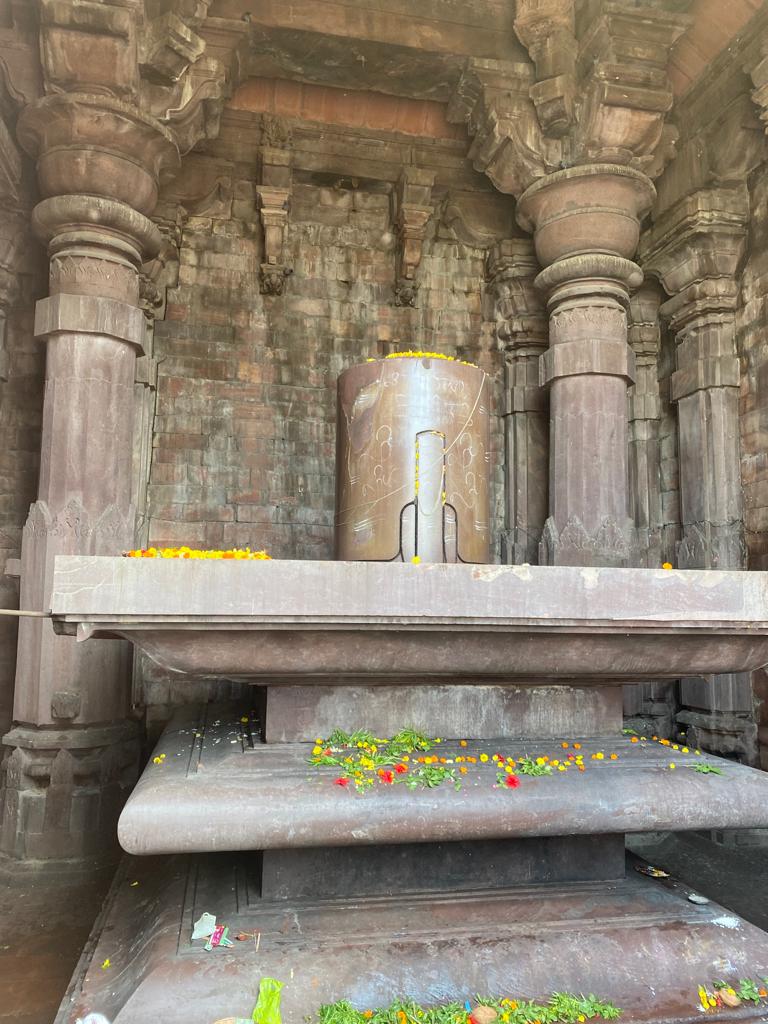 ShuchiShukla5's tweet image. Yet another masterpiece form Madhya Pradesh...
The Bhojpur temple has one of the tallest Shivalings in India, built out of a single rock. There&apos;s unfinished&apos; history behind this...
@MPTourism @CMMadhyaPradesh - yet another opportunity to promote magnificent MP
