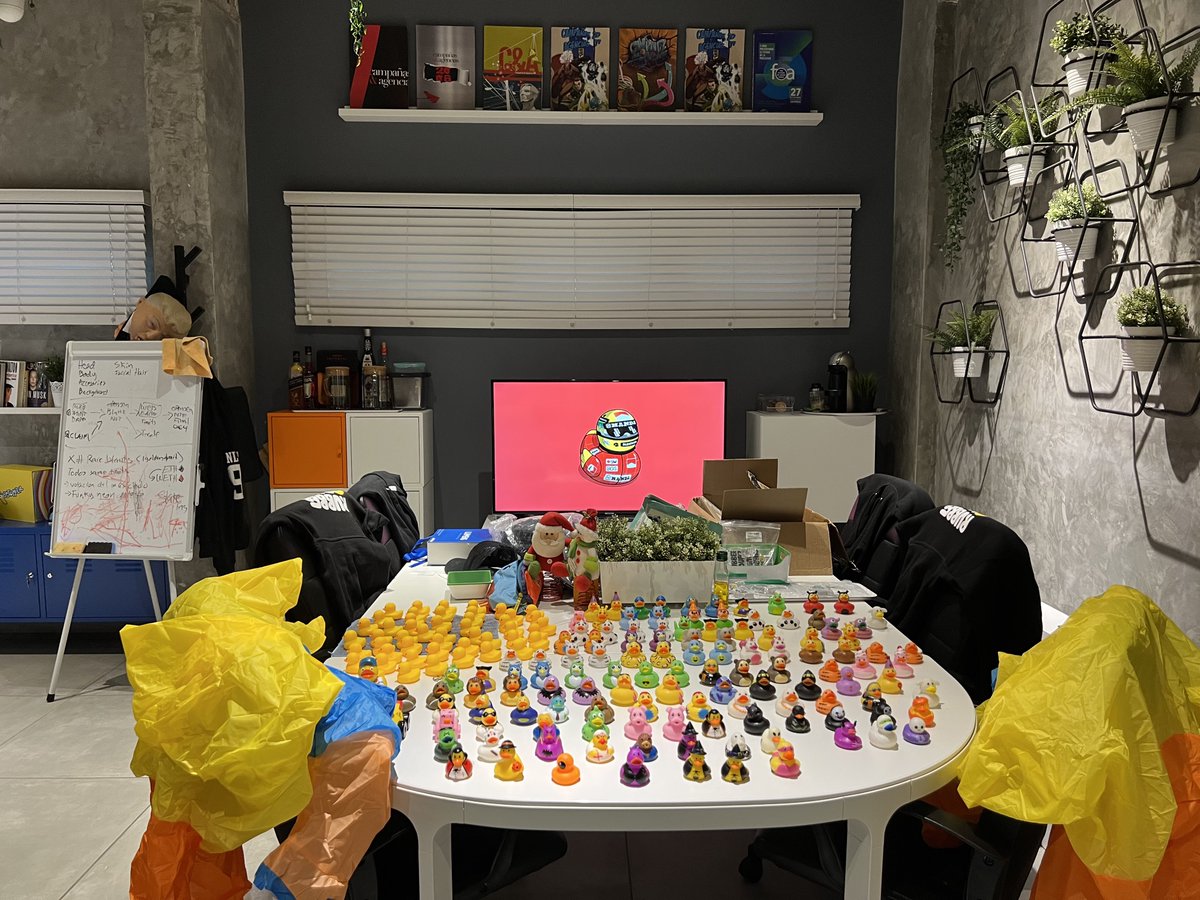 Rubber Duckz tweet media