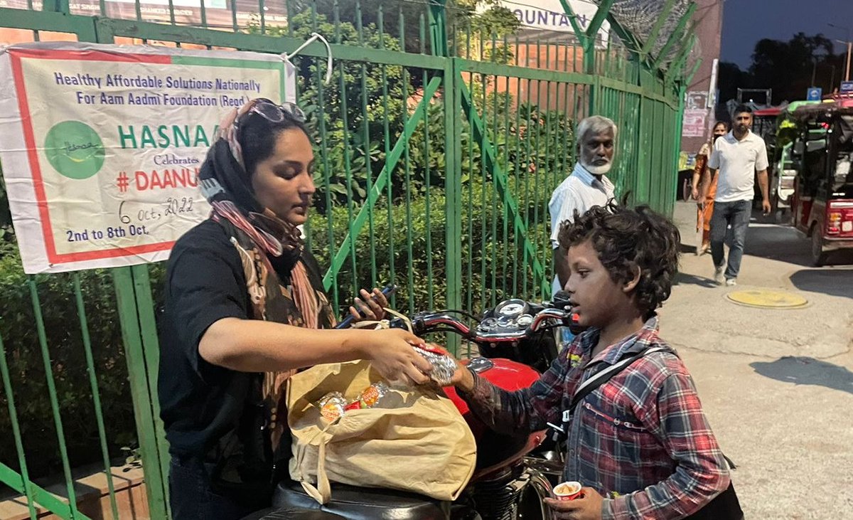 HasnaaNGO's tweet photo. #DonateAMealToday 🇮🇳
Do good deed
You need to feed...🌻
Be courteous & support underprivileged section of the community..
Come forward... Join #DaanUtsav week with #HasnaaFoundation
👇 Support & Donate
UPI id - Hasnaa@sbi
Email - info@hasnaa.in https://t.co/T2v4ZxmE8M