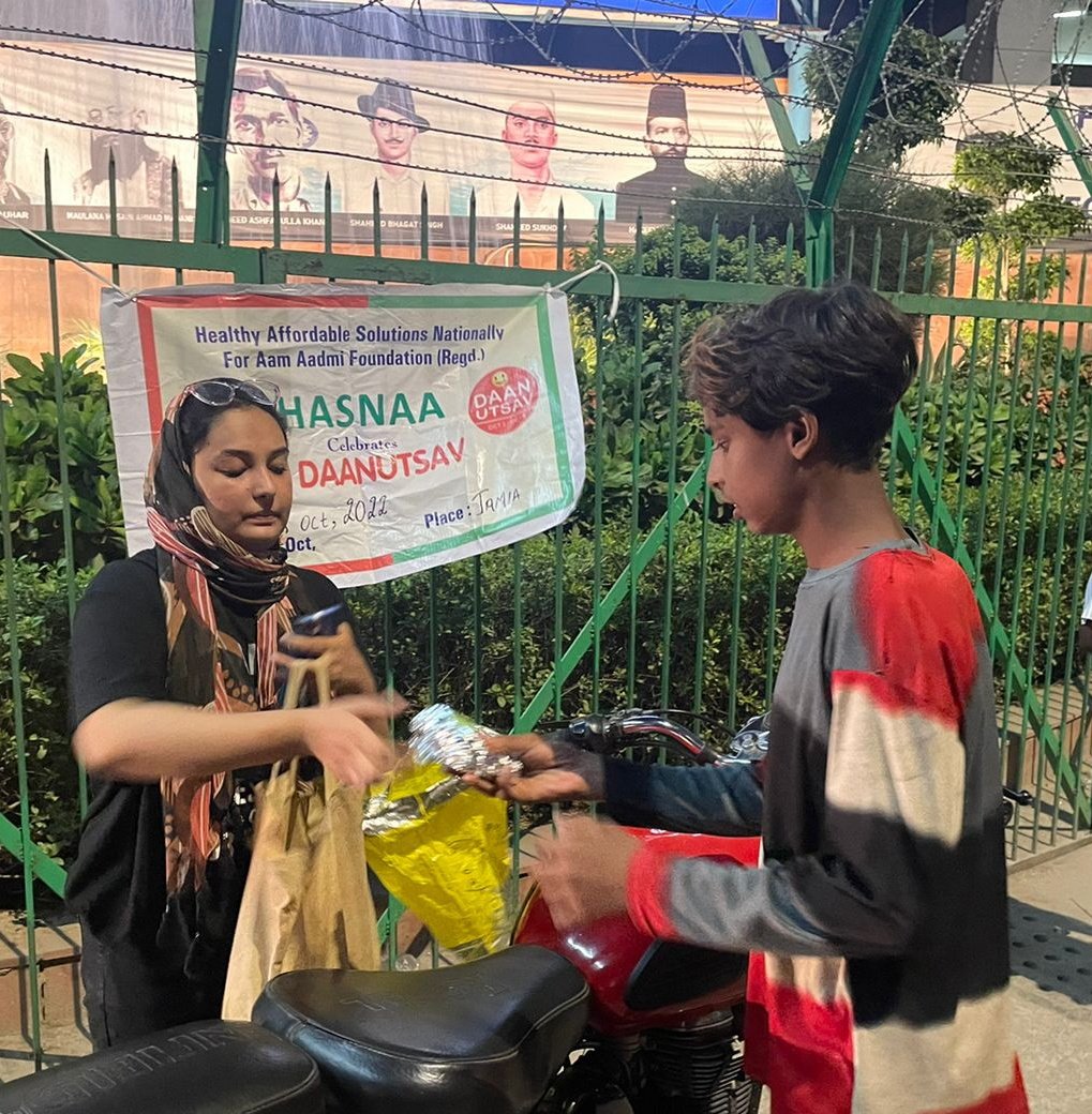 HasnaaNGO's tweet photo. #DonateAMealToday 🇮🇳
Do good deed
You need to feed...🌻
Be courteous & support underprivileged section of the community..
Come forward... Join #DaanUtsav week with #HasnaaFoundation
👇 Support & Donate
UPI id - Hasnaa@sbi
Email - info@hasnaa.in https://t.co/T2v4ZxmE8M
