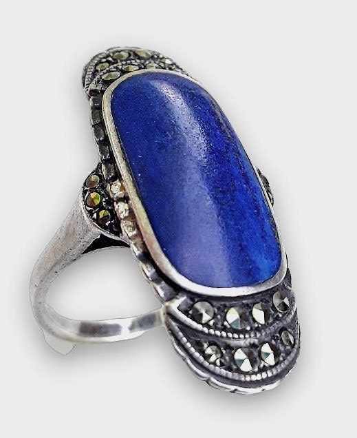 renaissancefai's tweet photo. Lapis-Marcasite Art Deco Sterling Ring, Blue Gemstone, Size 7, Vintage https://t.co/fIgFlteFXs #blue #no #lapislazuli #silver #women #stone #lapislazuliring #royalblue #ovalshape https://t.co/qNPGm3xc3J