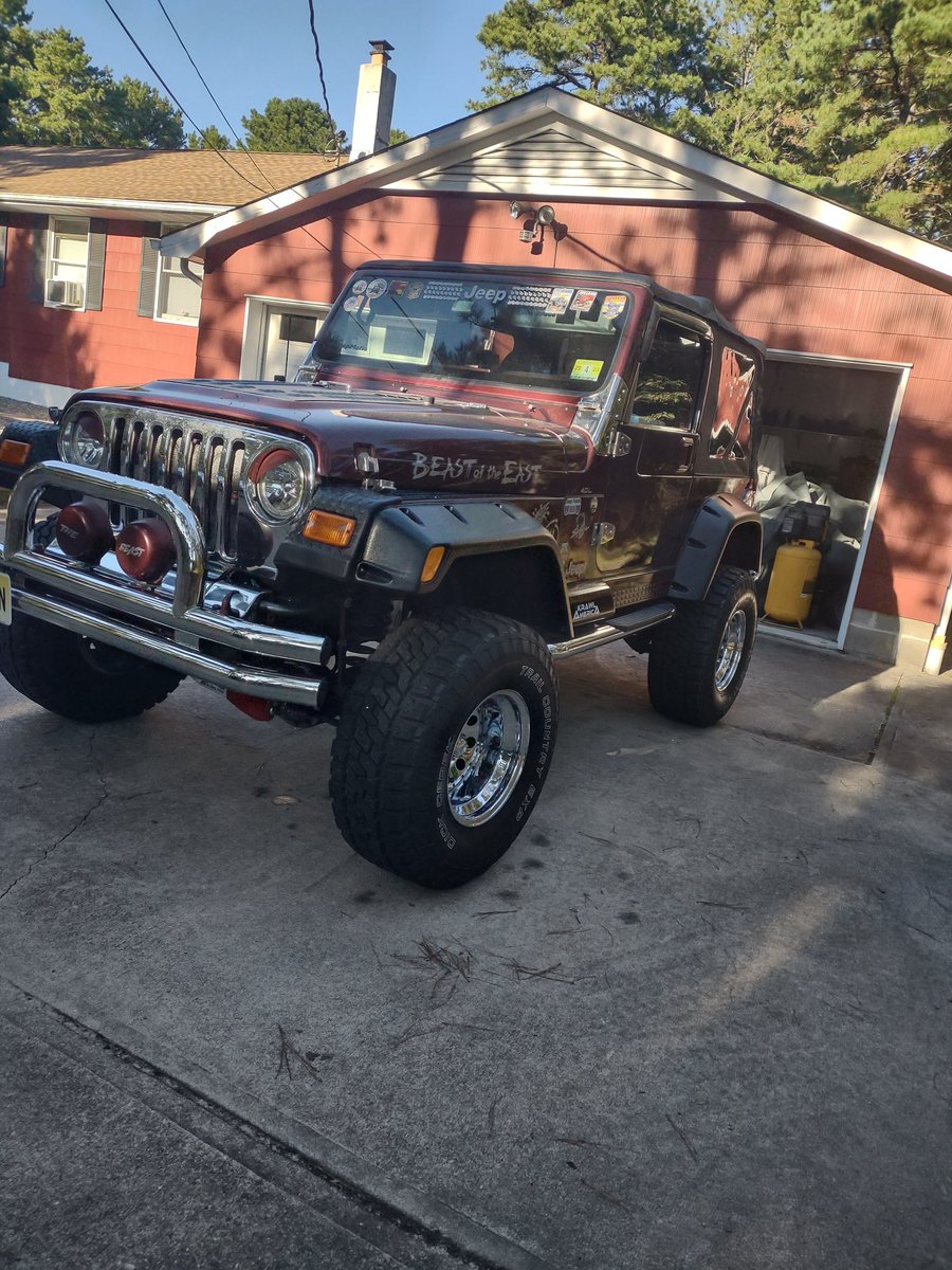 cheech_tim's tweet image. Heart surgeon called said was OK to take home my loved one. Happy to have my wrangler back after a month #jeep #newengine @ItsaJeepWorld @THEJeepMafia