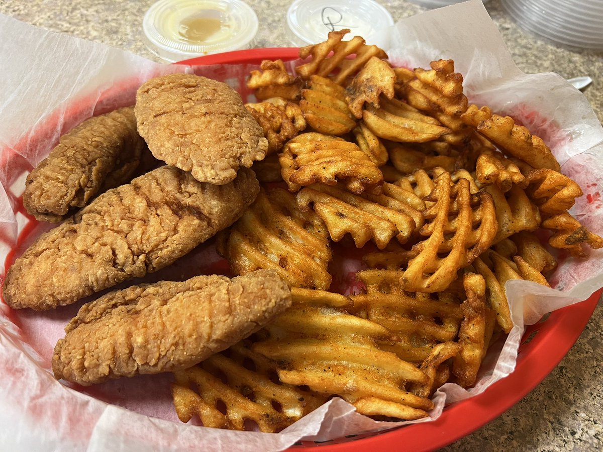 JBruno81's tweet photo. Felt like eating a classic combo today at work. Chicken Tenders w/ Waffle Fries @MrWrapsHoboken #Hoboken #MrWraps #MoreThanWraps https://t.co/svSCy4WPRI