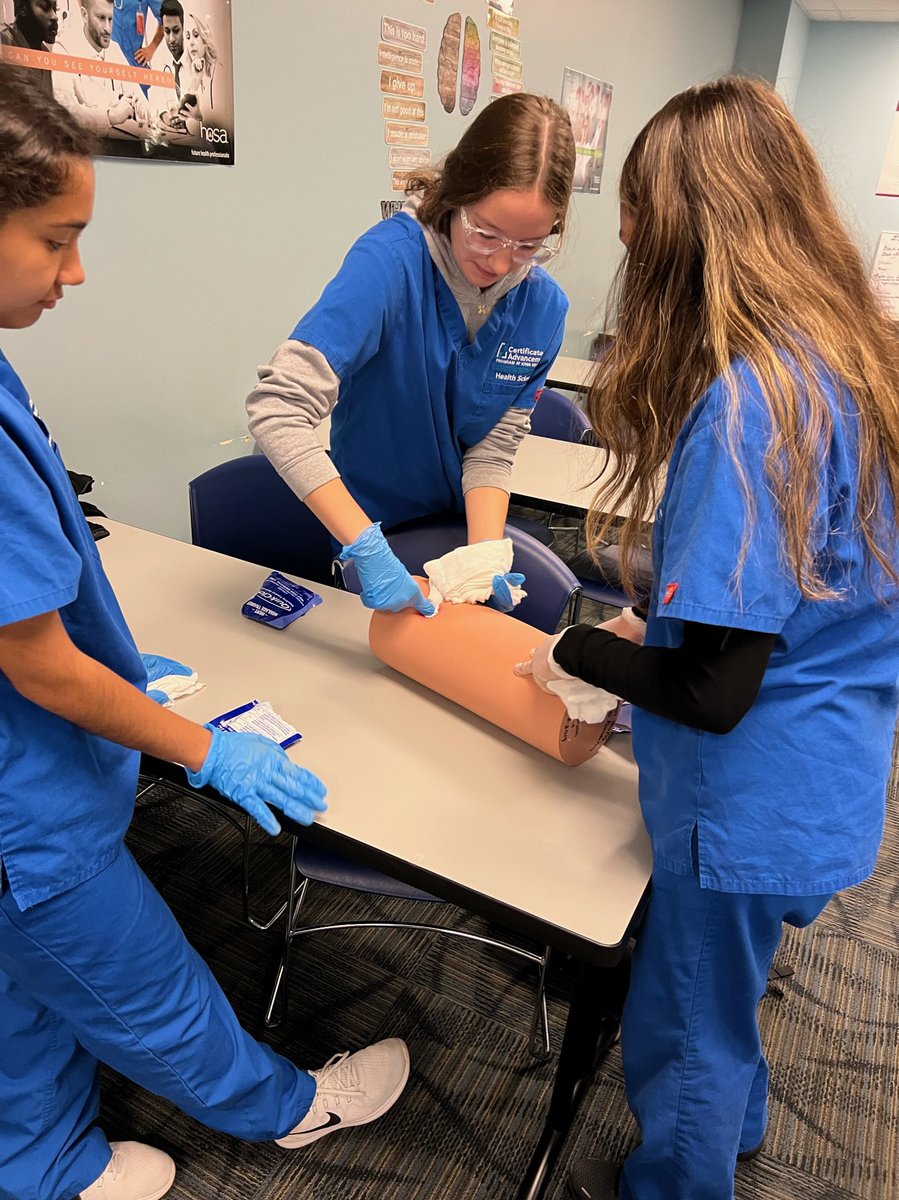 CBAdvancement's tweet image. Students have completed their Stop The Bleed certification as part of their Certification Advancement Program at IWCCC this week. One down and two more to go! So proud! #morewaystosucceed #showup #levelu @VickieMurillo