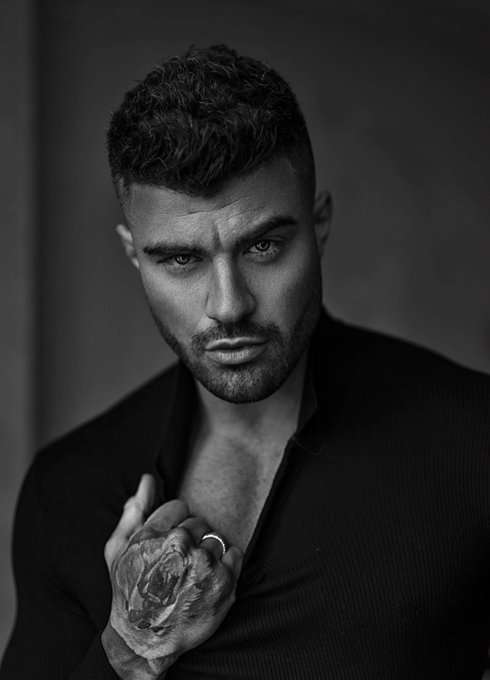 Blue Steel..  https://t.co/HscRjraObX https://t.co/TPoEyn9smD