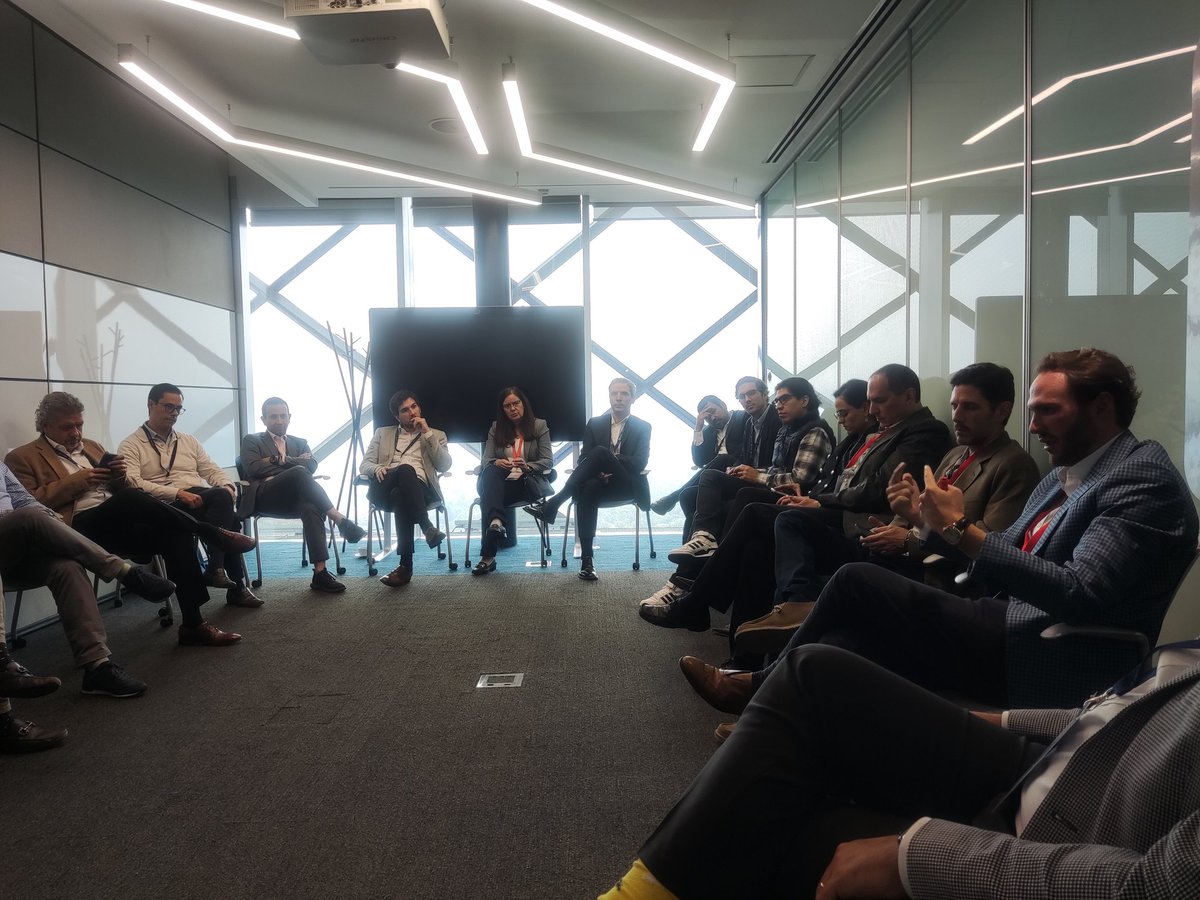 FinnovatingHub's tweet photo. Tercer topic: "Impacto en el ecosistema FinTech Mexicano por Cambios en la Regulación: Banxico Circular 1/2022" con @stpfintech como moderadores 👏
#uFinTech #FinTechUnconferenceMexico https://t.co/xVeg1s27bL