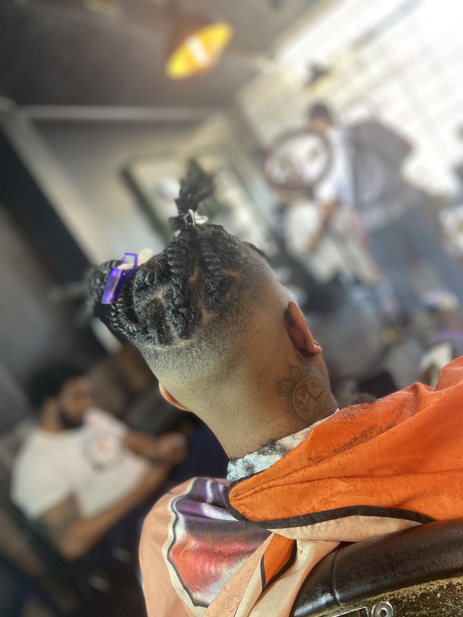 bigfazo713's tweet photo. Houston texas 

#fy #houston #barber #letsnetwork @fazo https://t.co/BZjPBNY72c