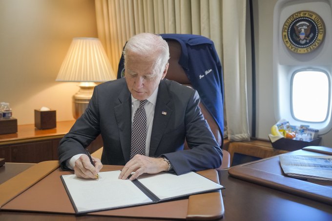 President Biden pardons all federal and D.C. offenses of simple marijuana possession.