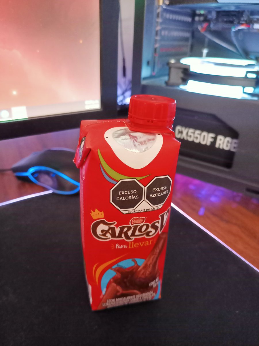 galyxz's tweet photo. Me compré una caja de lechitas y venía una con un nuevo diseño muy bonito jajaja @NestleMX https://t.co/7LKHik2FJ8