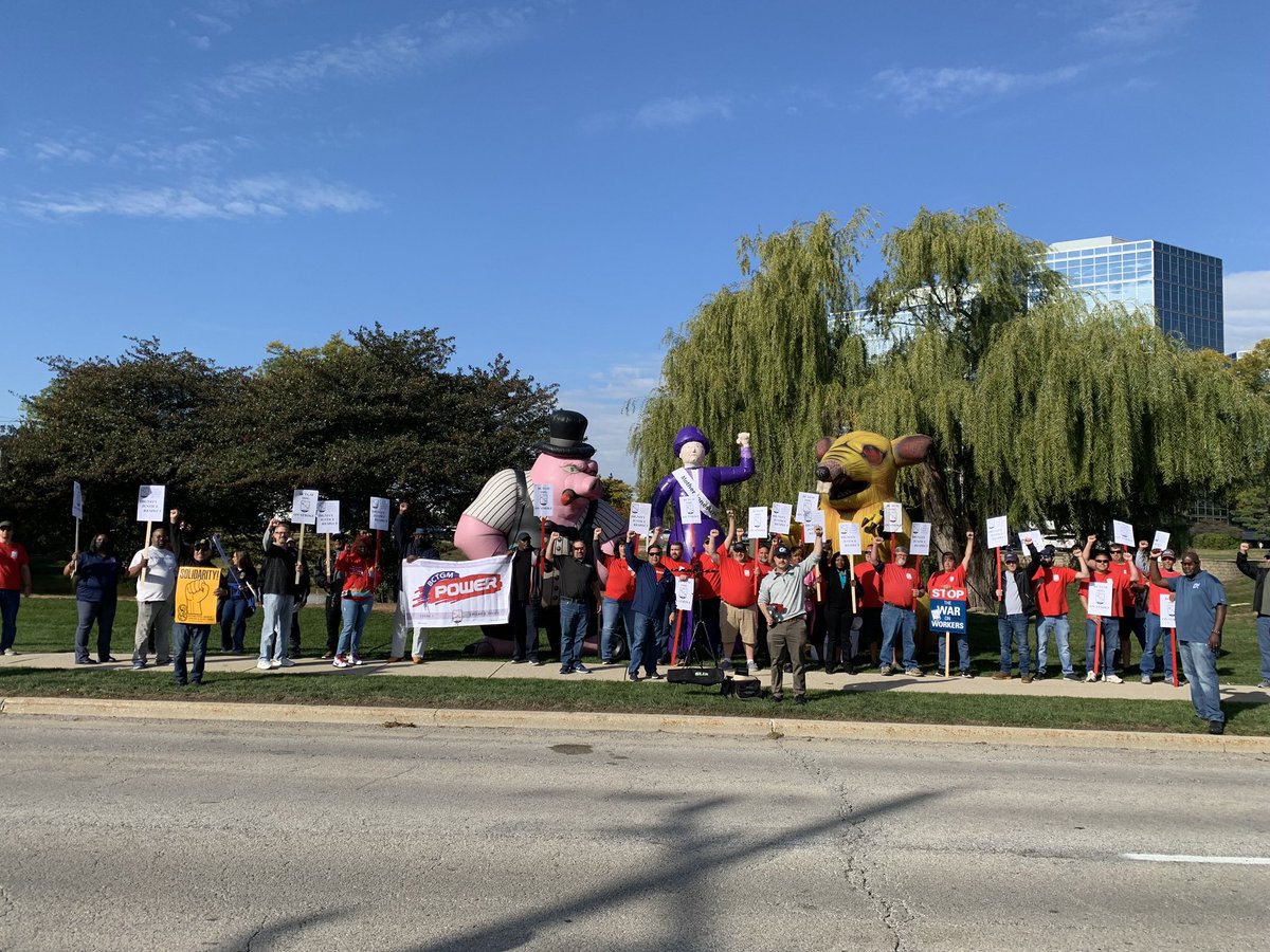 What do you do after 2 months on strike and the company still isn’t getting the message? You take your message straight to HQ! Happy to support @BCTGM members from Cedar Rapids, Iowa making their voices heard today in Westchester at Ingredion’s corporate HQ!