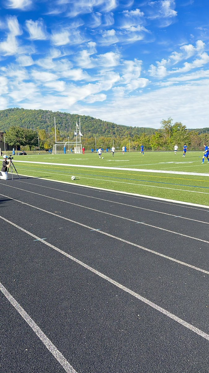 BaronSportsNet's tweet photo. Kickoff is underway on Alumni Field! 
Blue Ridge vs Covenant https://t.co/Gqo8qHUJNZ