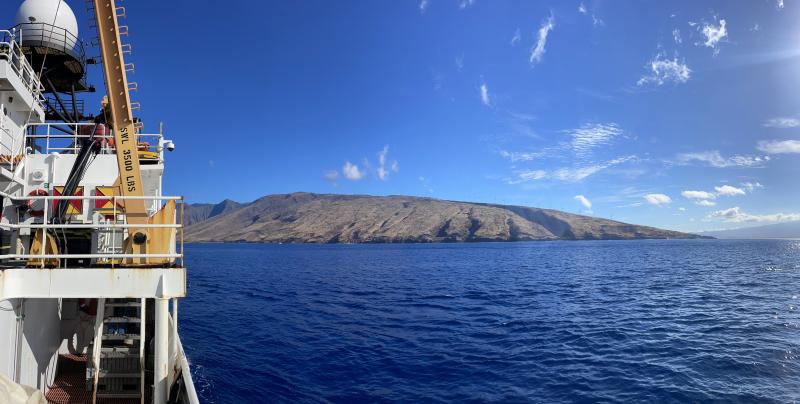 NOAAFish_PIFSC's tweet photo. In Hawaiสปi we love our deep 7 #bottomfish! But how do NOAA scientists study fish living in the dark depths of the ocean? With our deep-water camera systems! Dive into in our #SeafoodMonth feature of the week to learn about our bottomfish survey: https://t.co/TaAt399iTH https://t.co/V0eUt7ZtIJ