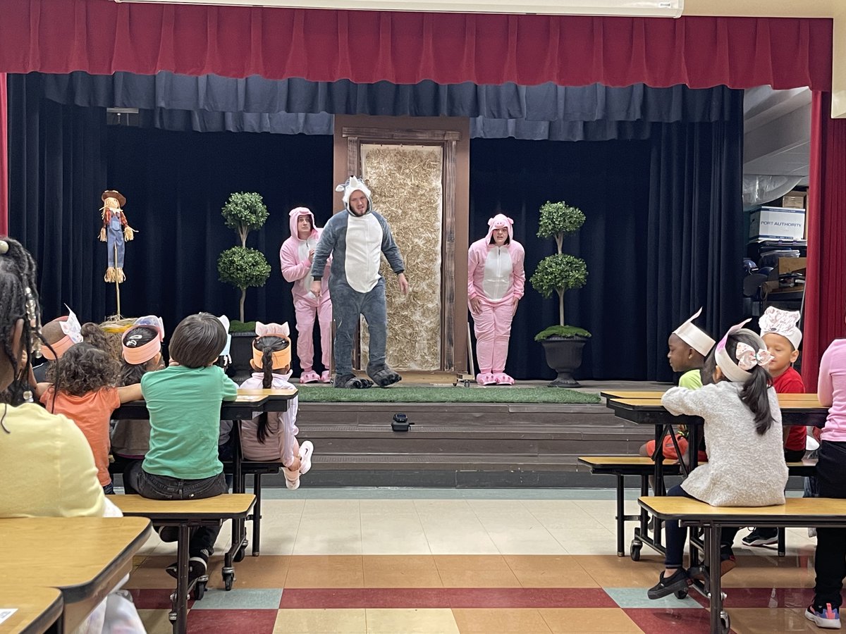 Thanks to <a href="/BaylorOpera/">Baylor Opera Theatre</a> for performing The Three Little Pigs at Brook Avenue Elementary! Staff and students loved the show! Kudos to <a href="/baylor_music/">Baylor School of Music</a>, Baylor University Vocal Studies and Baylor Opera Community Outreach for bringing the production to our school.