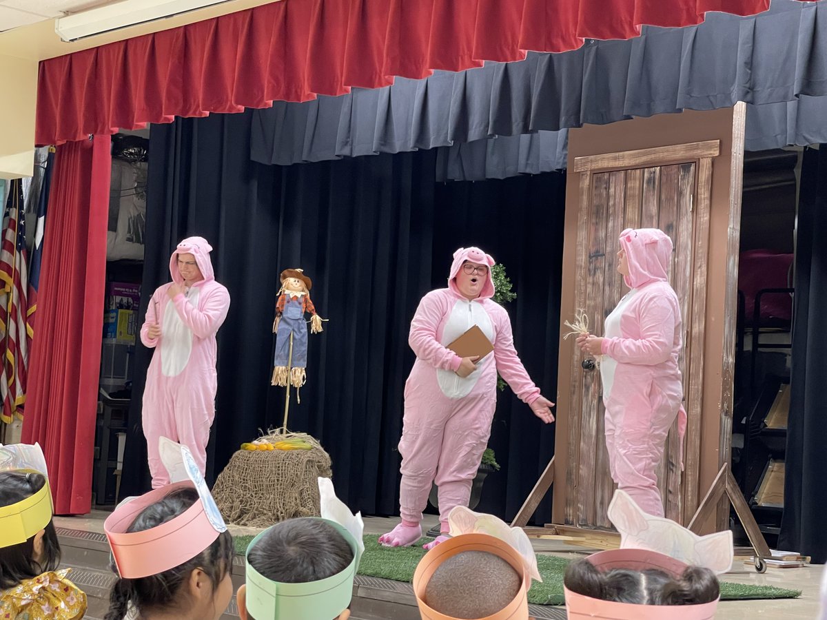 TransformWaco's tweet photo. Thanks to @BaylorOpera for performing The Three Little Pigs at Brook Avenue Elementary! Staff and students loved the show! Kudos to @baylor_music, Baylor University Vocal Studies and Baylor Opera Community Outreach for bringing the production to our school. https://t.co/sNRpOlnSZP