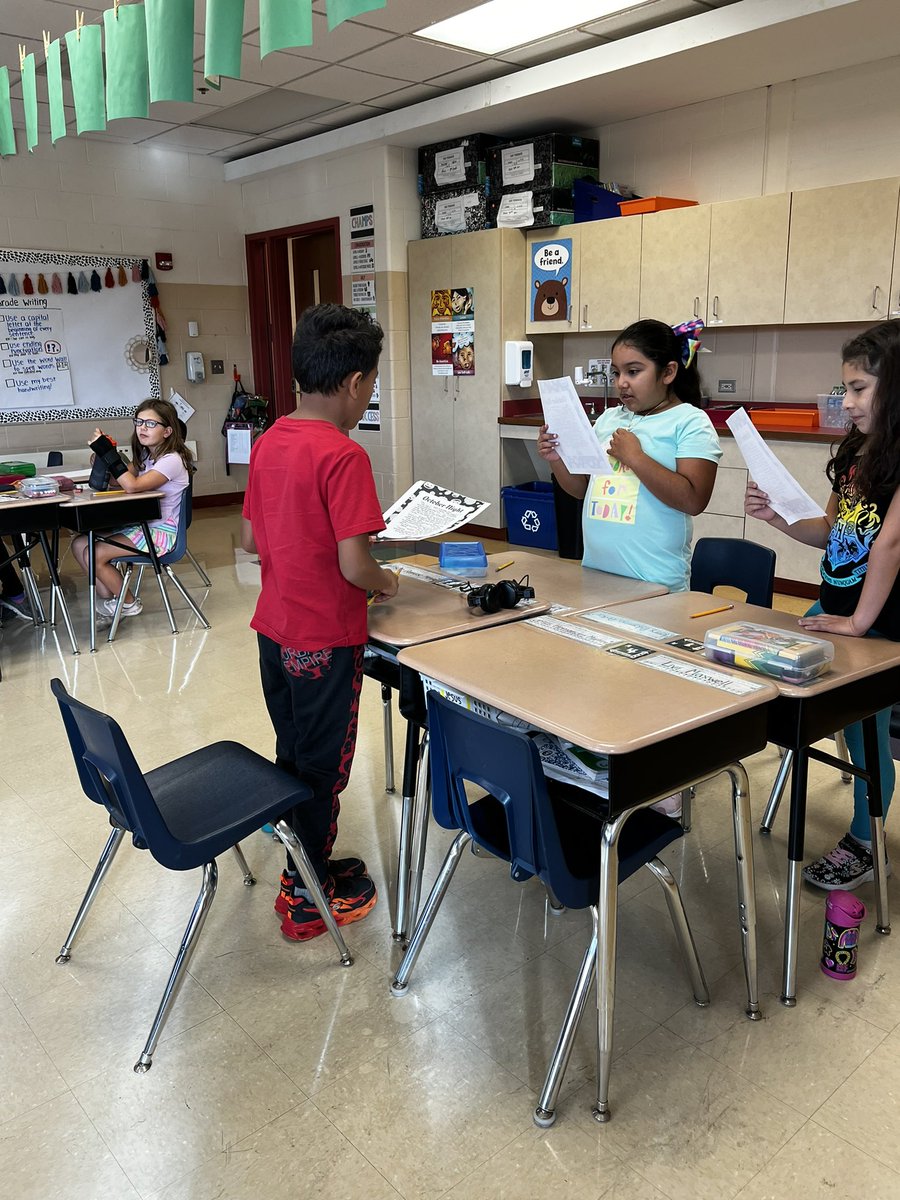 MsKoepke3's tweet photo. We used adjectives to create a story about a spooky (or silly) October night 👻🎃 #112Leads #SomosOT https://t.co/j1II3sby5A