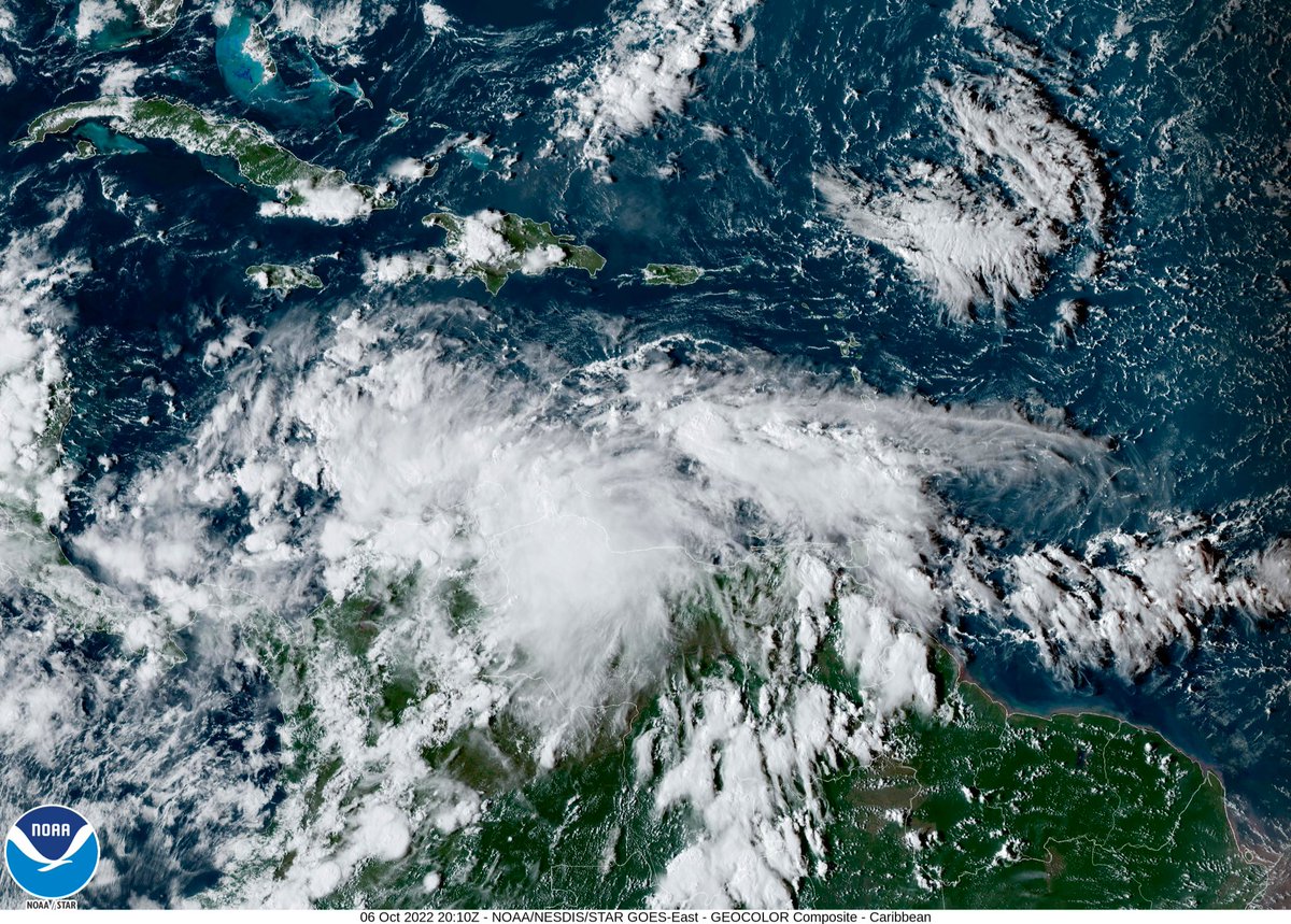 InfoMeteoro's tweet photo. 🟠🌀VIGILANCIA: Potencial de Ciclón Tropical Trece podría evolucionar a Tormenta Julia en próximas 12-24 horas al norte de Colombia, mientras se mueve al oeste.

🔴IMPORTANTE: sigue siendo amenaza para el sur-sureste de México durante la próxima semana. 

⚠️PENDIENTES⚠️ https://t.co/sjwNpnUJIV