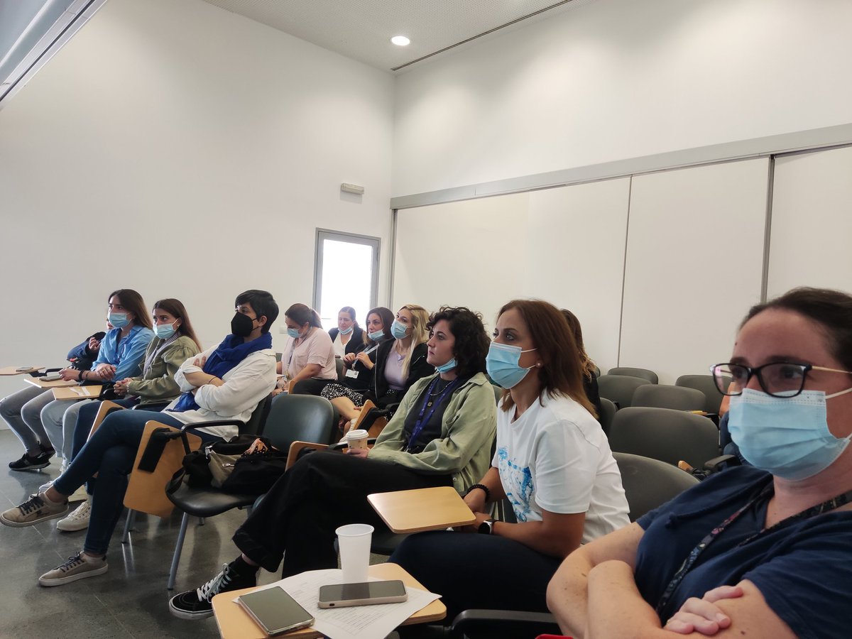 Treballem amb simulació per recordar les pràctiques segures a #somurgències. Gran iniciativa de <a href="/AlvarezMalte/">Malte Alvarez</a> amb <a href="/RaquelA2776/">RAQUEL.A.P</a> i @MartaPavia. Primera edició, un èxit!! A per la segona!!