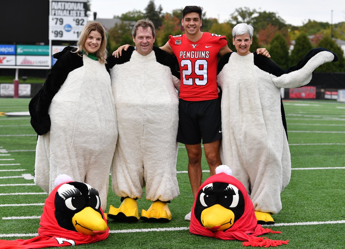 ysufootball's tweet photo. Reunited at YSU!! 🐧🏈

Australia native Paddy Lynch was surprised by his family this afternoon at Stambaugh Stadium.

#GoGuins https://t.co/IkVClGufhW